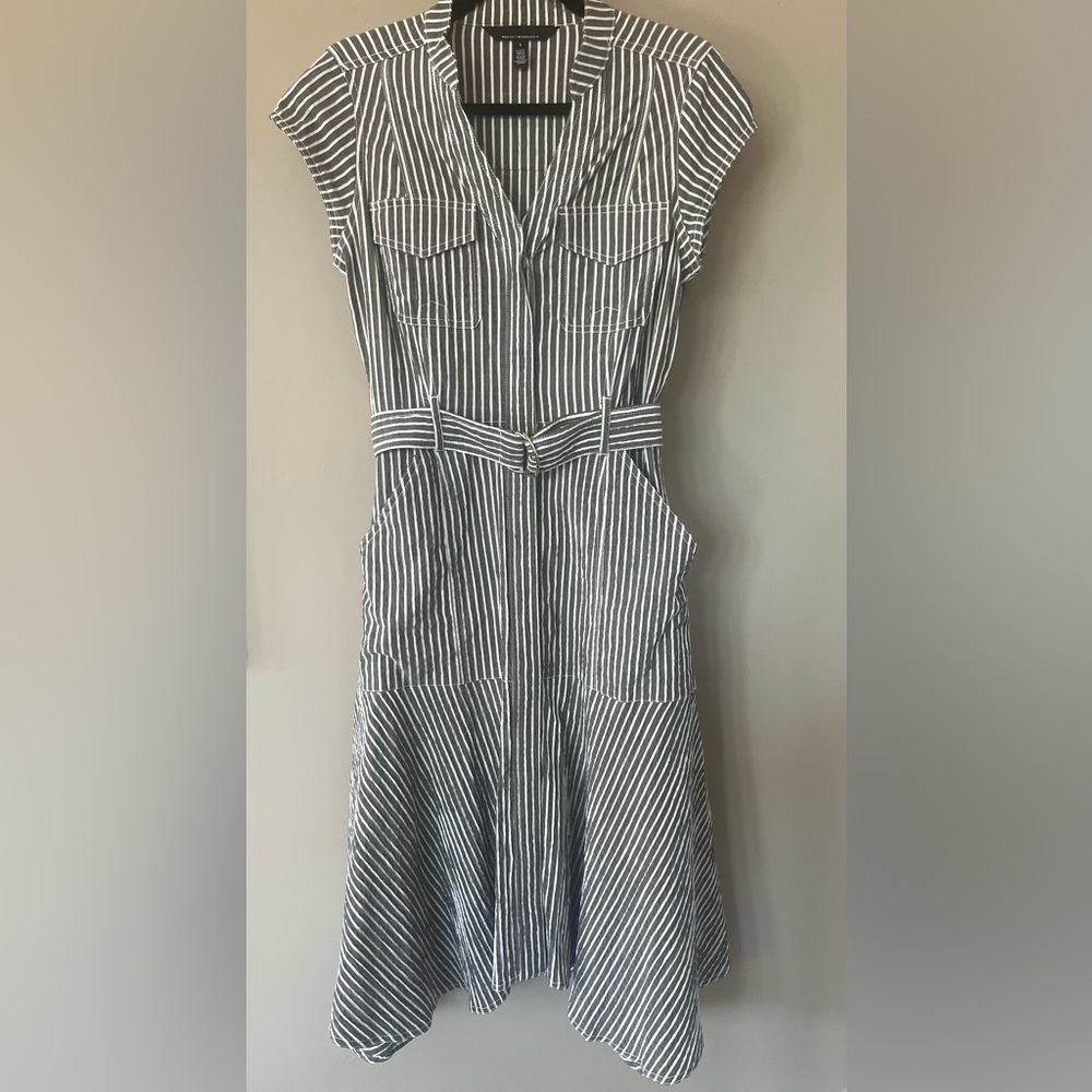 WHBM - adorable seersucker dress! Cotton blend. Size 4. Really flattering cut! - Picture 4 of 8